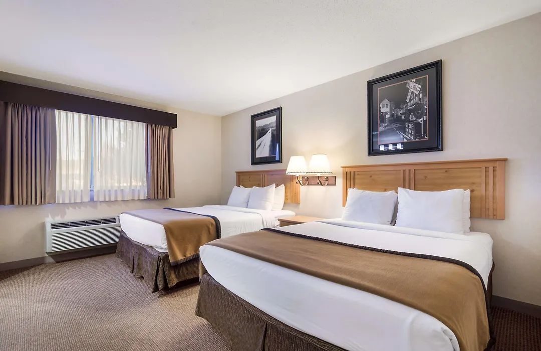 Best Western Golden Spike Inn & Suites-1